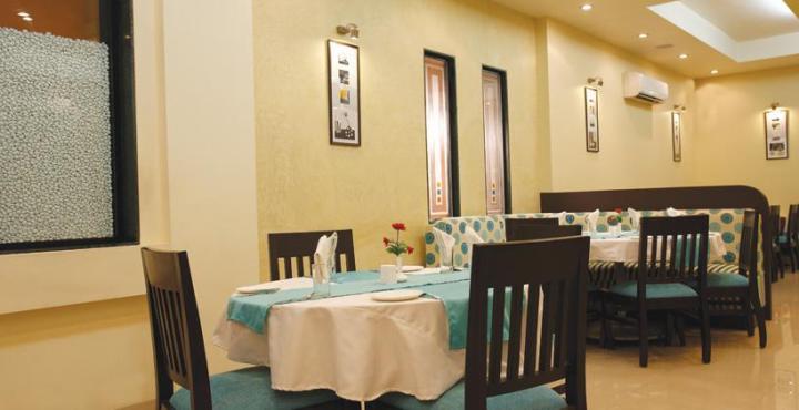 Le Royale Hotel Dadra Exterior foto